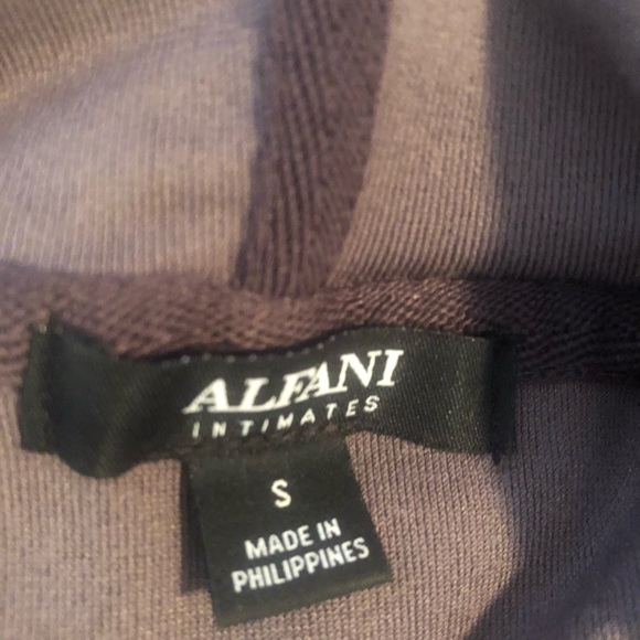 Alfani Intimates Platinum Tone Velvet Long Sleeve Hooded Pajama Top Sz S SOFT! - Picture 3 of 11